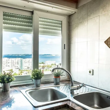 Window To The Sea Apartment Oeiras Exterior photo
